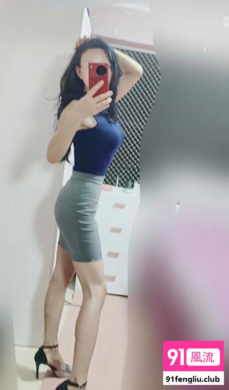 小蛮腰喷泉御姐